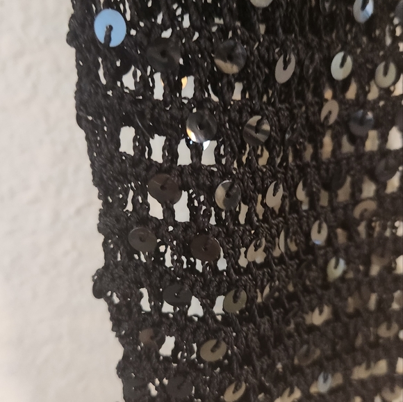 Black Sequin Long Sleeve Sheer Crop Cover - Enhance any top instantly 😃 - Picture 6 of 9
